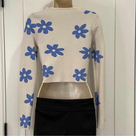 Forever 21 Daisy Crop Cardigan Cream Blue Small Preppy Twee Coquette Spring Chic - Picture 3 of 9